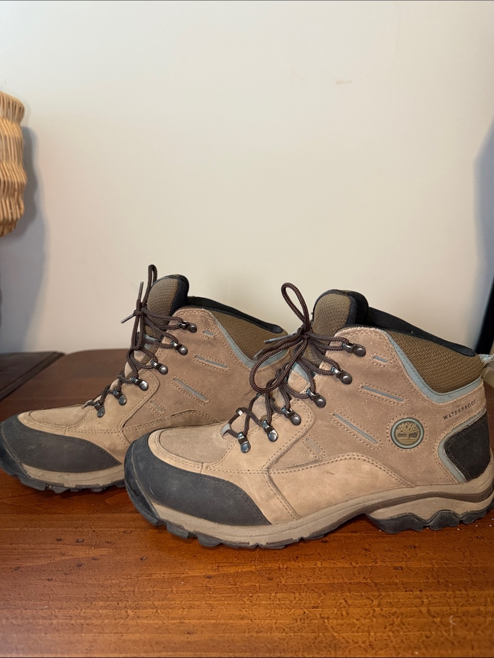 Timberland Womenโs Tan and Black Waterproof Suede Hiking Boots